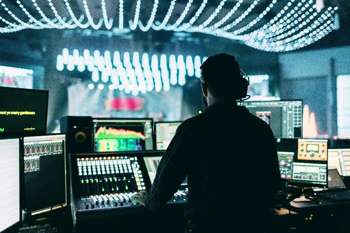 Foto 2 Production Company - An Important Player In The Media Industry
