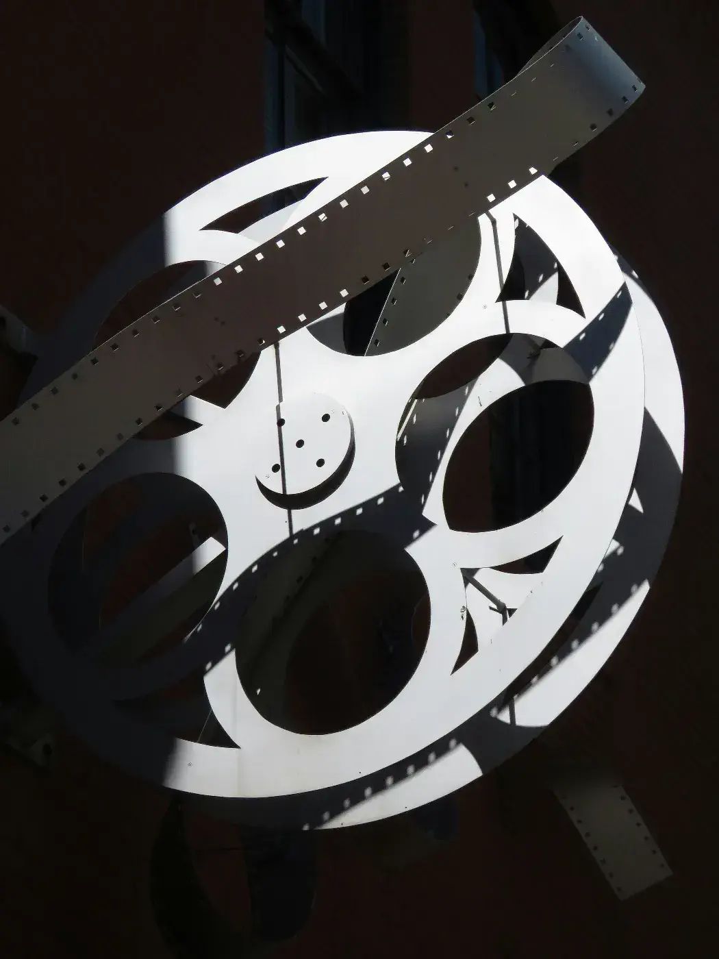 Foto 1 Cineaste - More Than Just A Film Fan