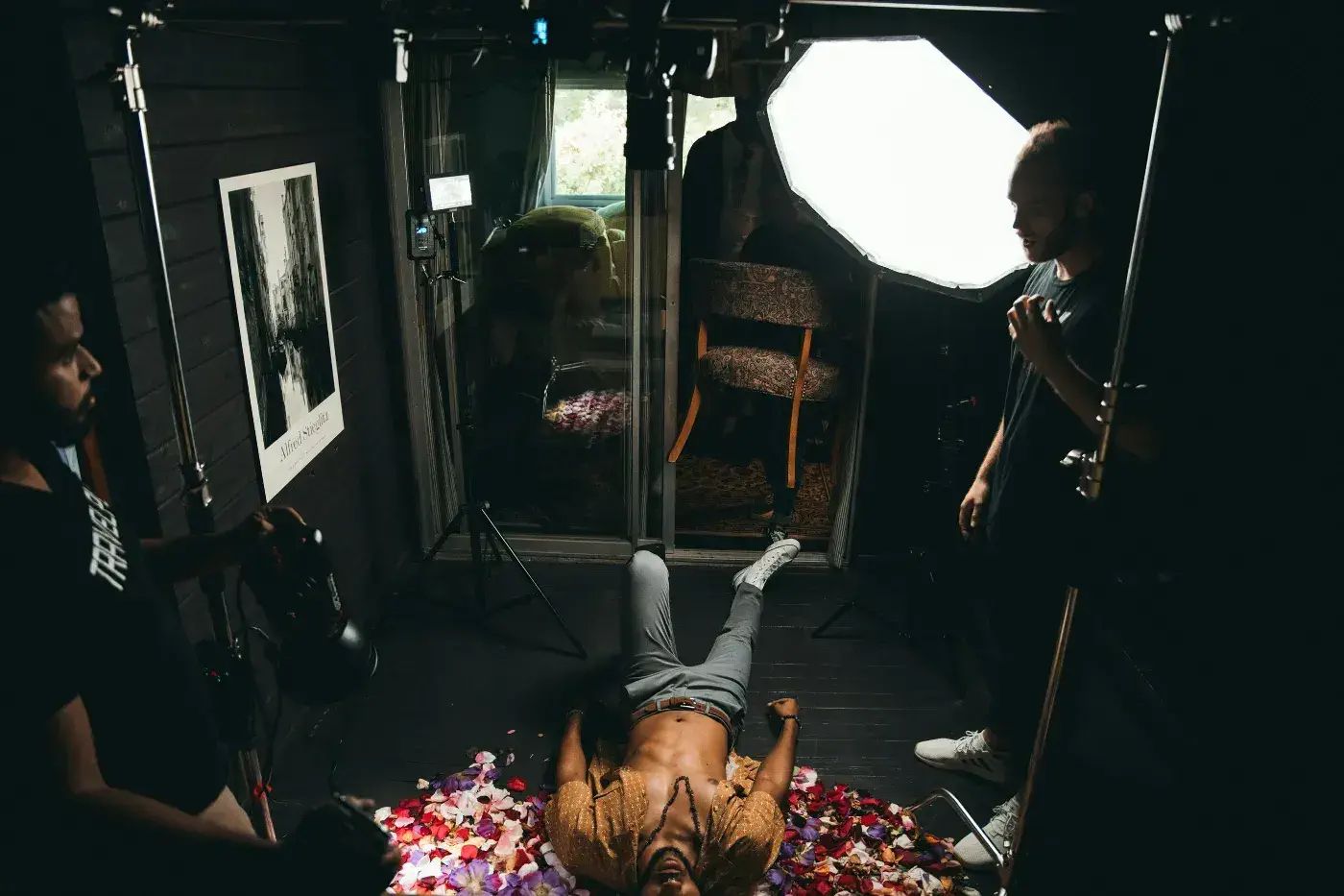 Foto 1 Small Roles - Appearing In A Film Can Be So Uncomplicated!